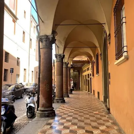 Privata In Casa D'epoca Bologna