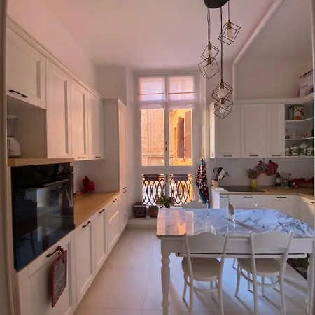 Privata In Casa D'epoca *